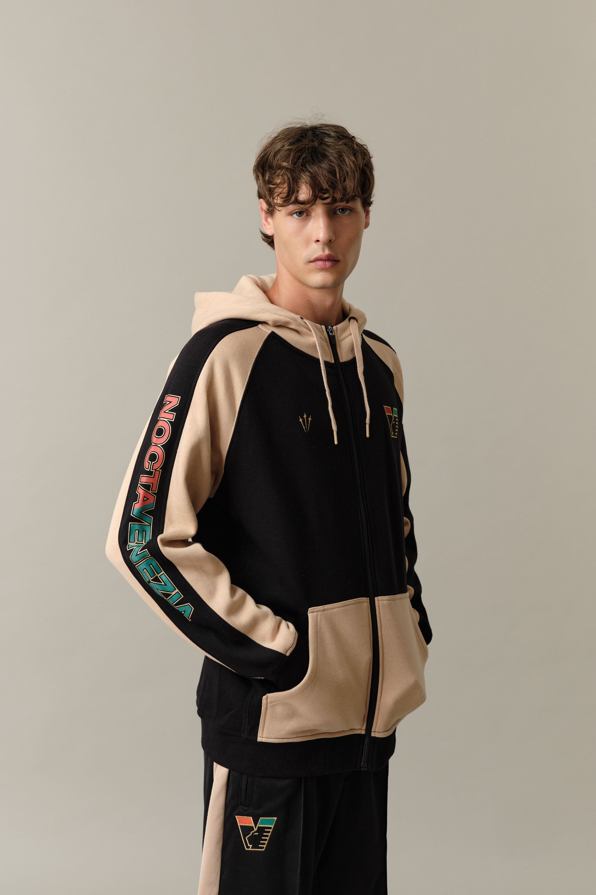 25/26 Urban Hoodie Beige