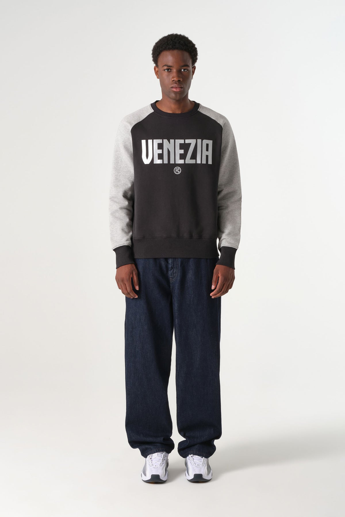 Logo Crewneck Black/Grey
