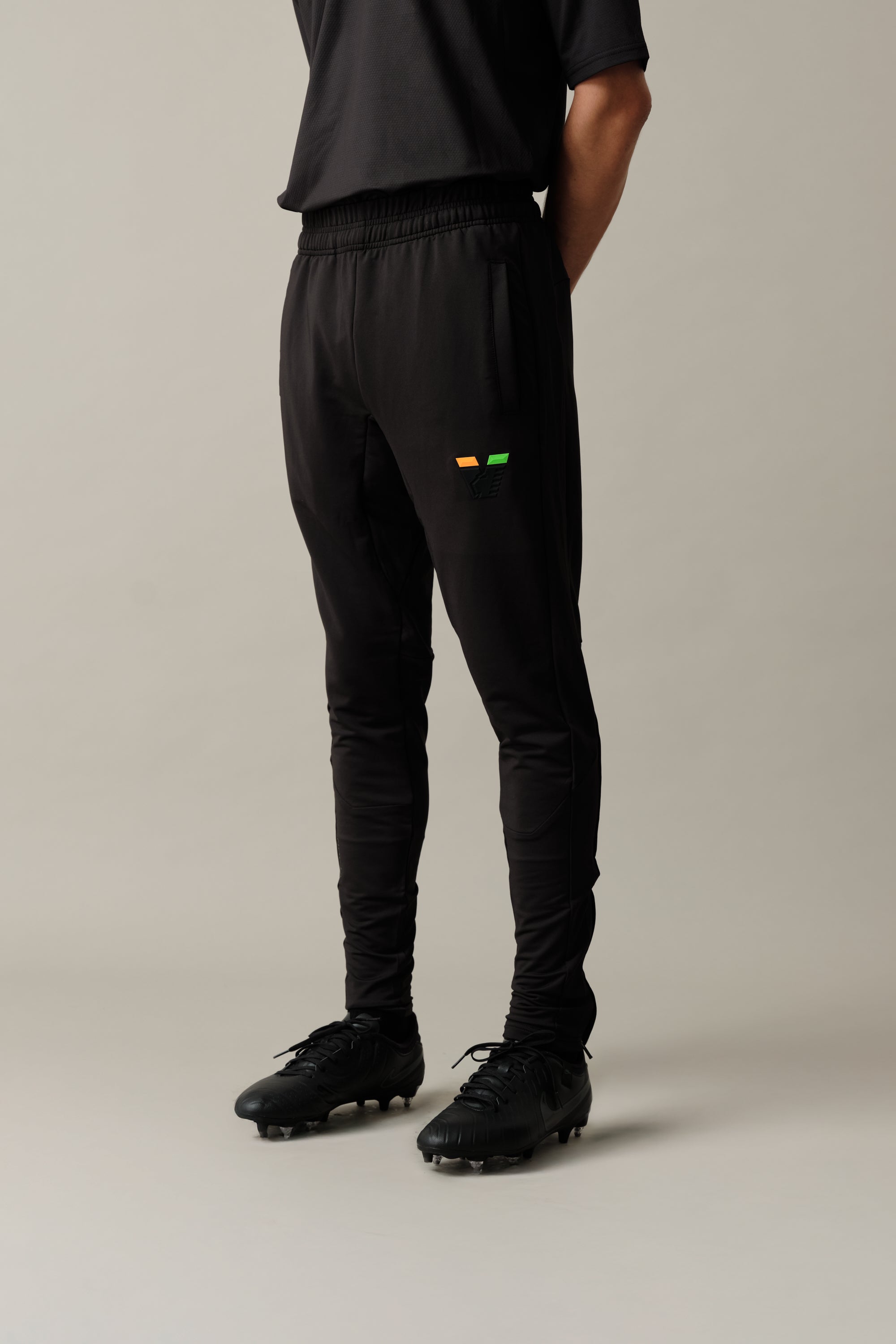 25/26 Training Pants Black