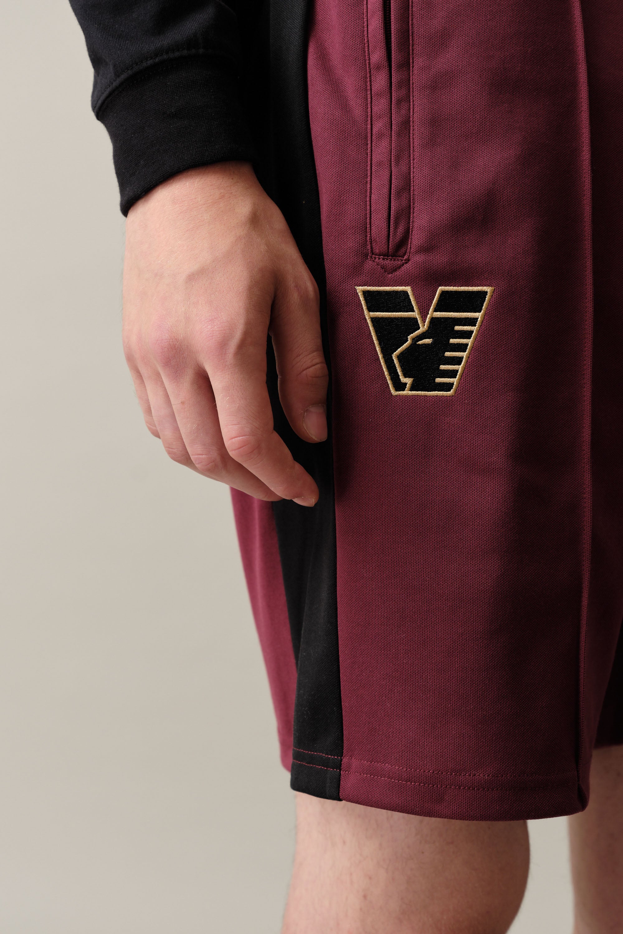 25/26 Urban Shorts Burgundy