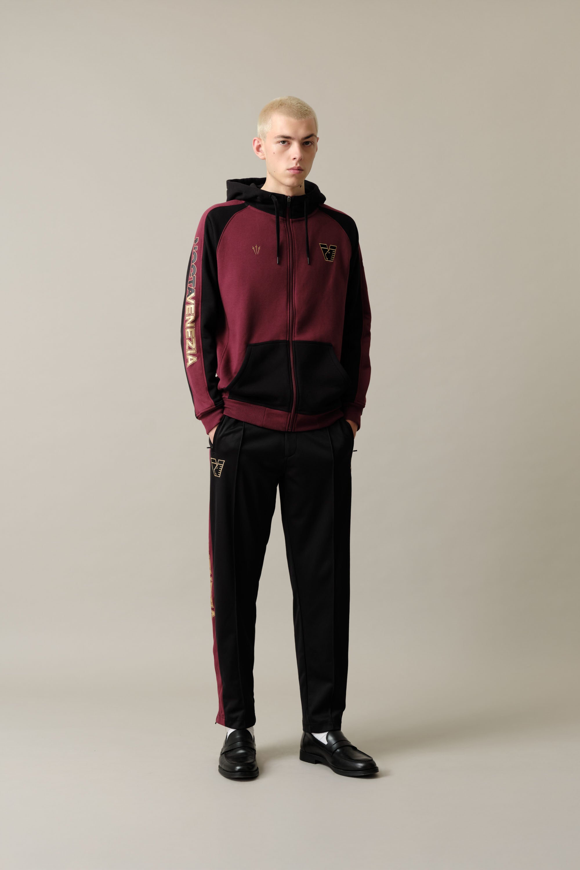 25/26 Urban Hoodie Burgundy