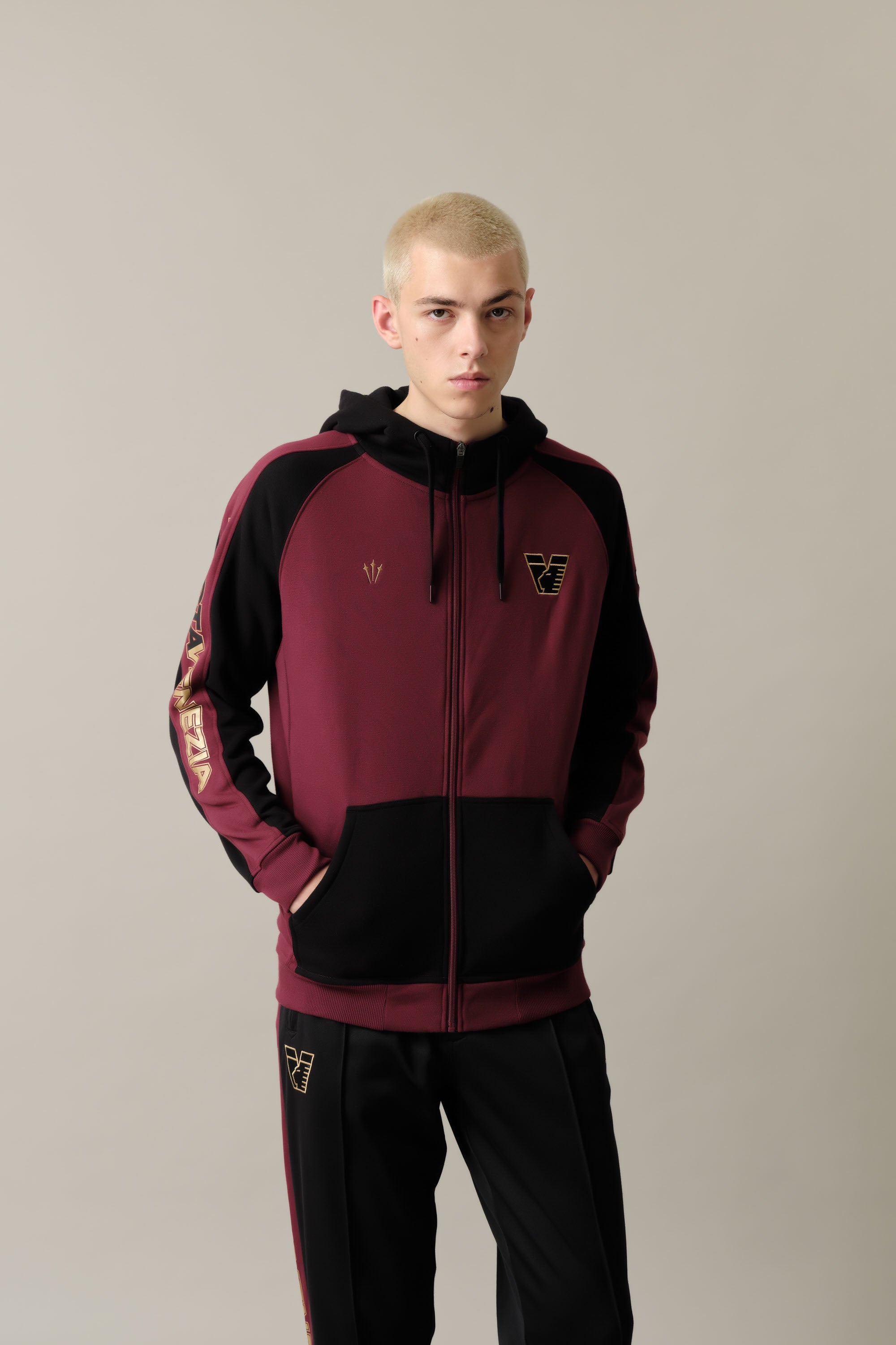 25/26 Urban Hoodie Burgundy