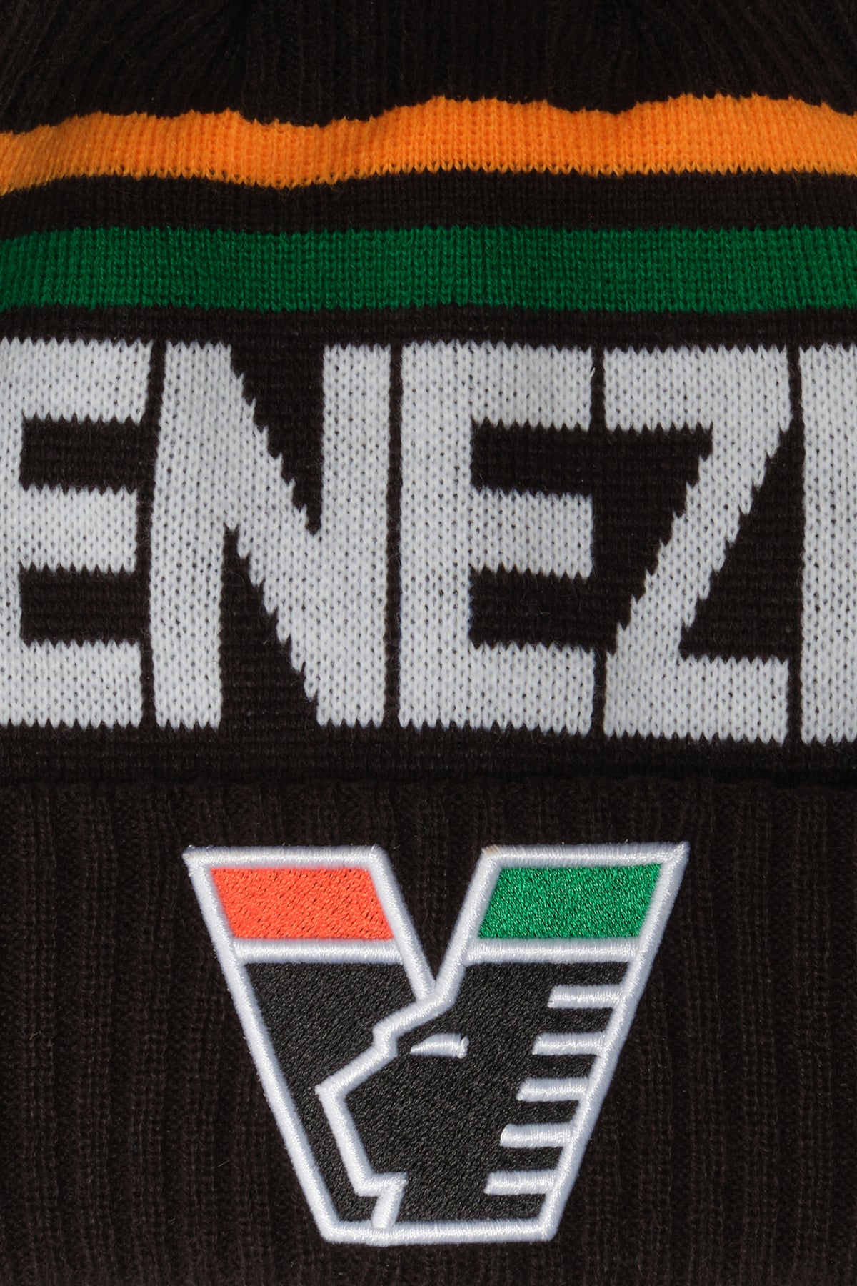 26/27 NEW ERA BEANIE PON PON