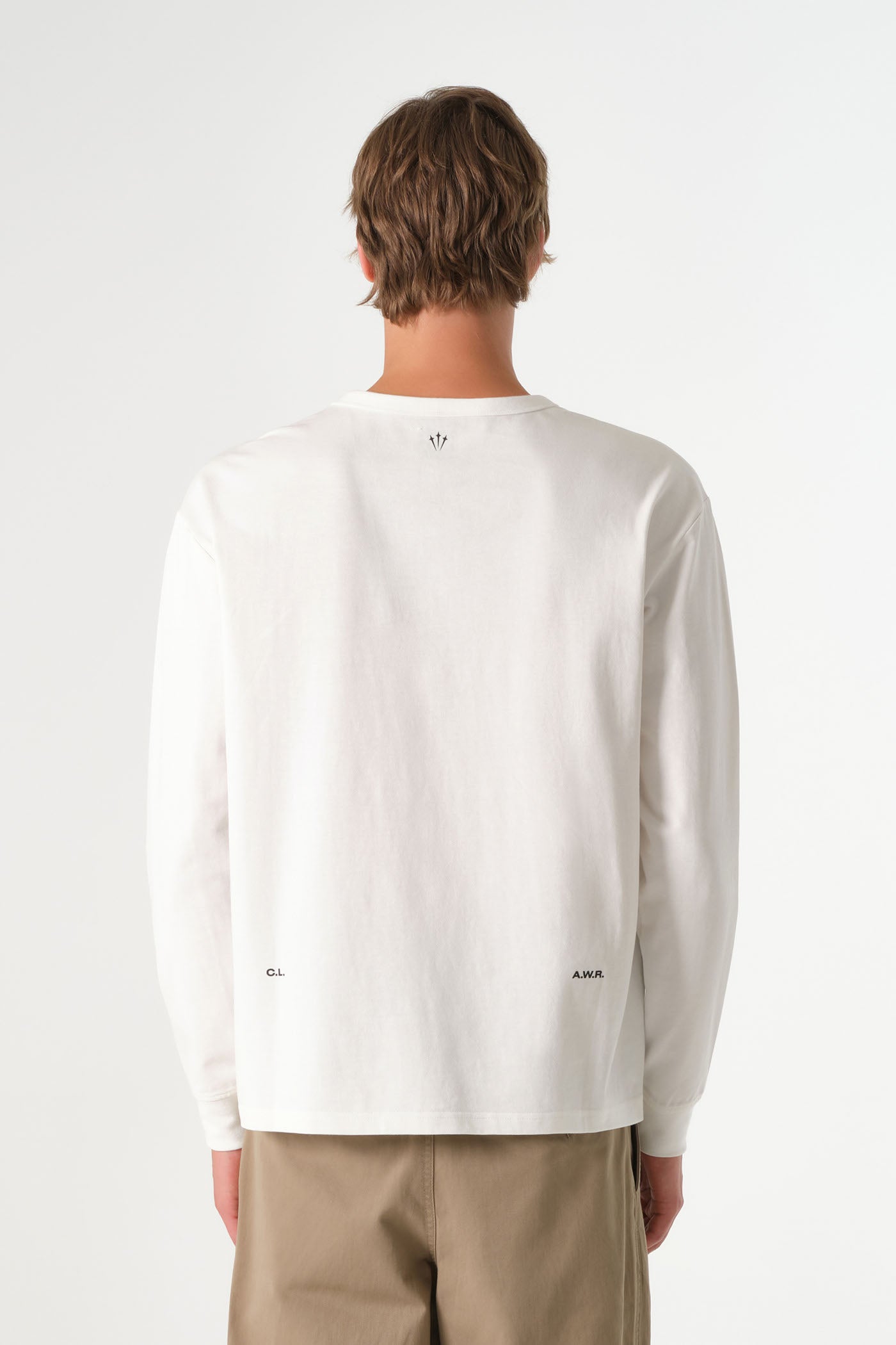 26/27 VFC Travel Lion Statue Tee – Long Sleeves
