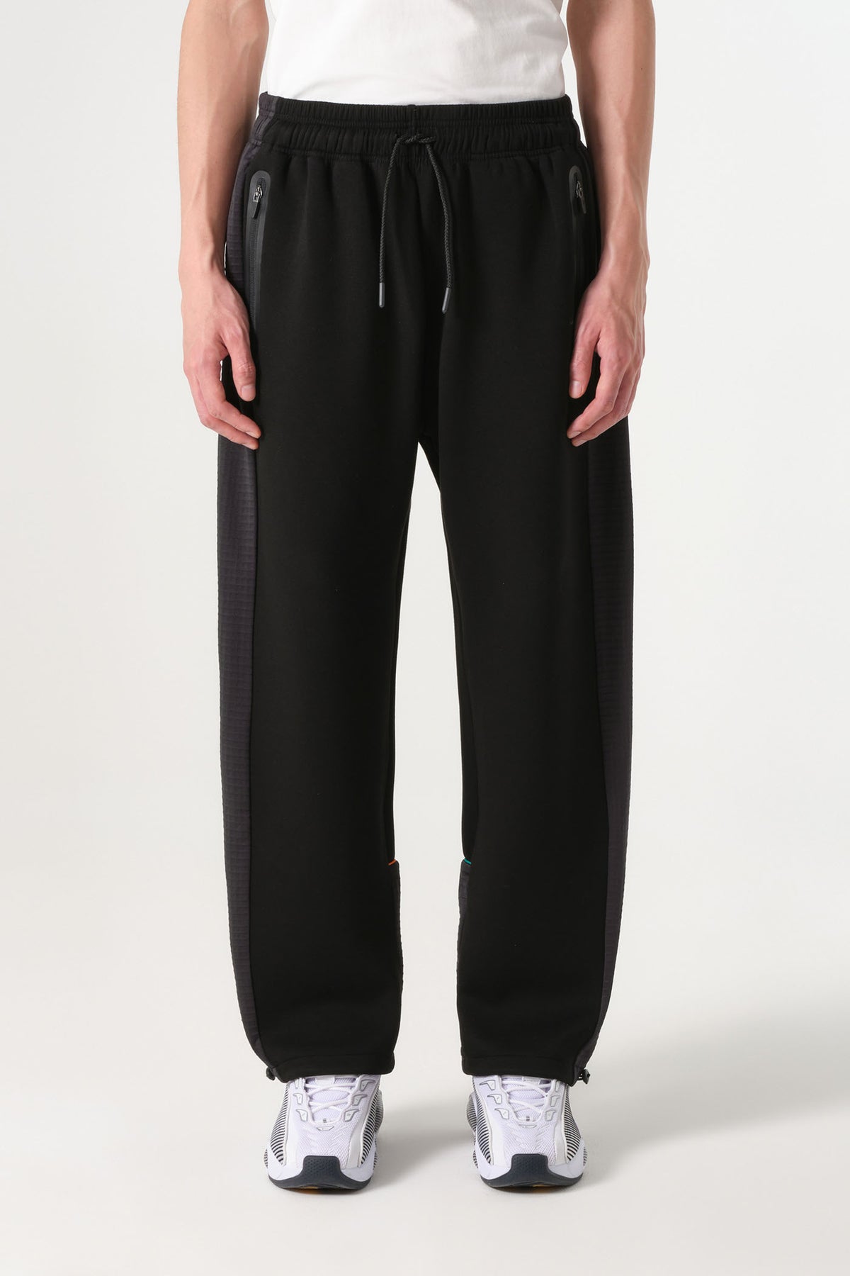 26/27 VFC Travel Pants