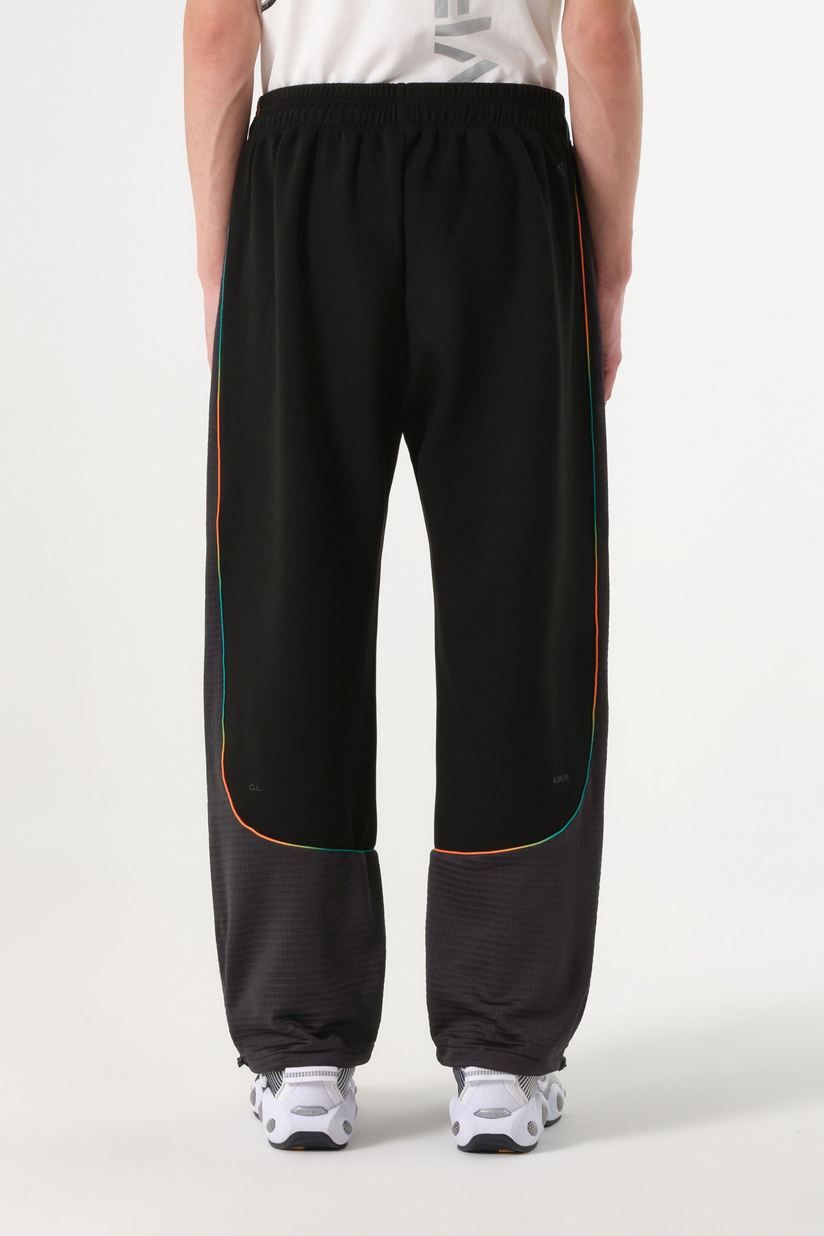 26/27 VFC Travel Pants